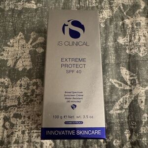 iS Clinical Extreme Protect SPF 40
